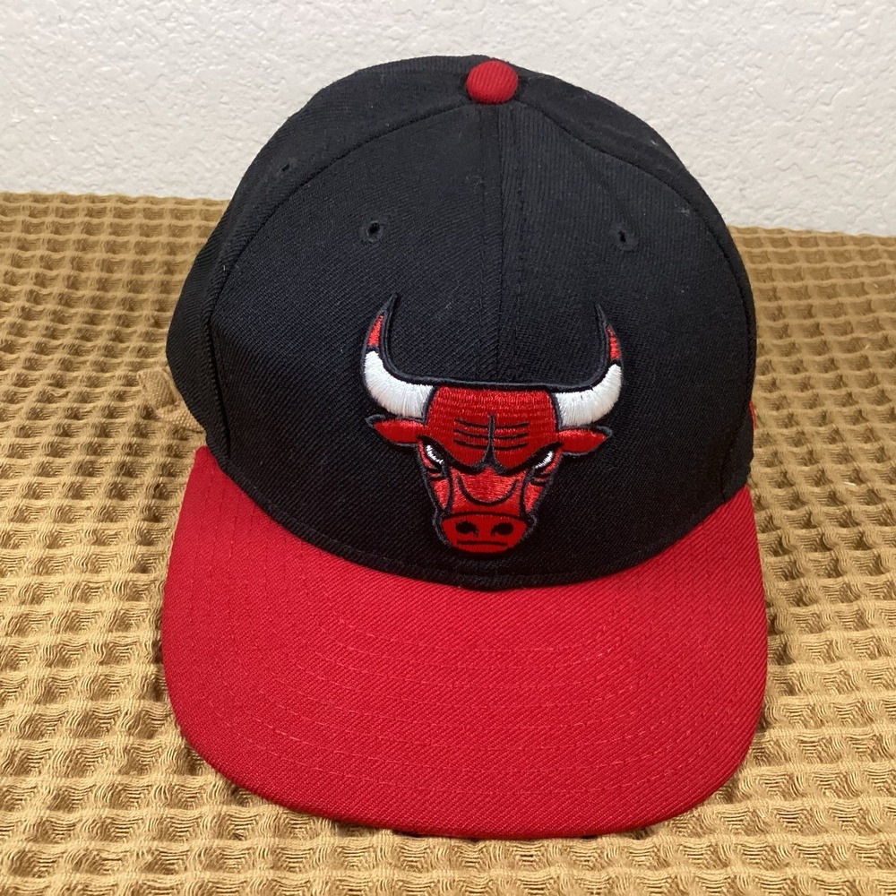 New Era 59FIFTY Chicago Bulls NBA Fitted Cap Hat Red/Black Size 7 1/8